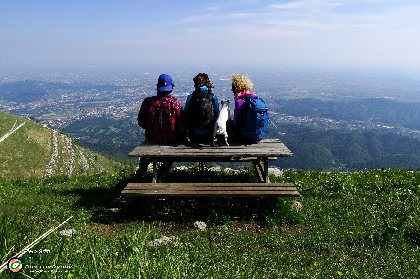 78 Balcone panoramico sull'alta pianura bergamasca ed oltre.JPG -                                